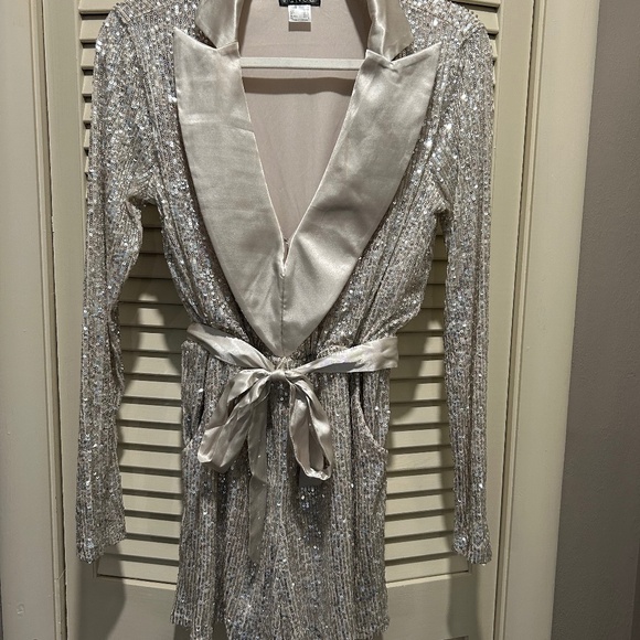 LIKE NEW Venus Tuxedo Romper Champagne Sequins - Picture 1 of 9